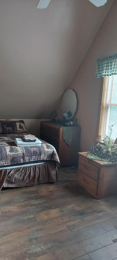 The Old Tioga Inn Bed And Breakfast Fairmount Springs Bagian luar foto