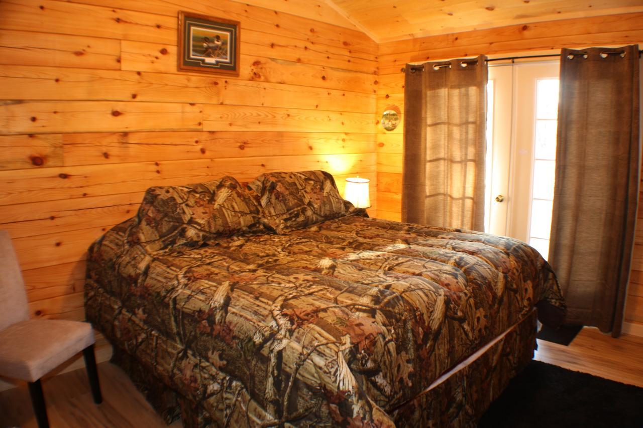 The Old Tioga Inn Bed And Breakfast Fairmount Springs Ruang foto